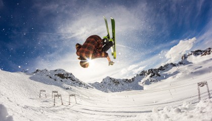 开云电竞账号入口-UFC教练怒吼战术，选手立刻反杀——现实战中的奇迹逆转