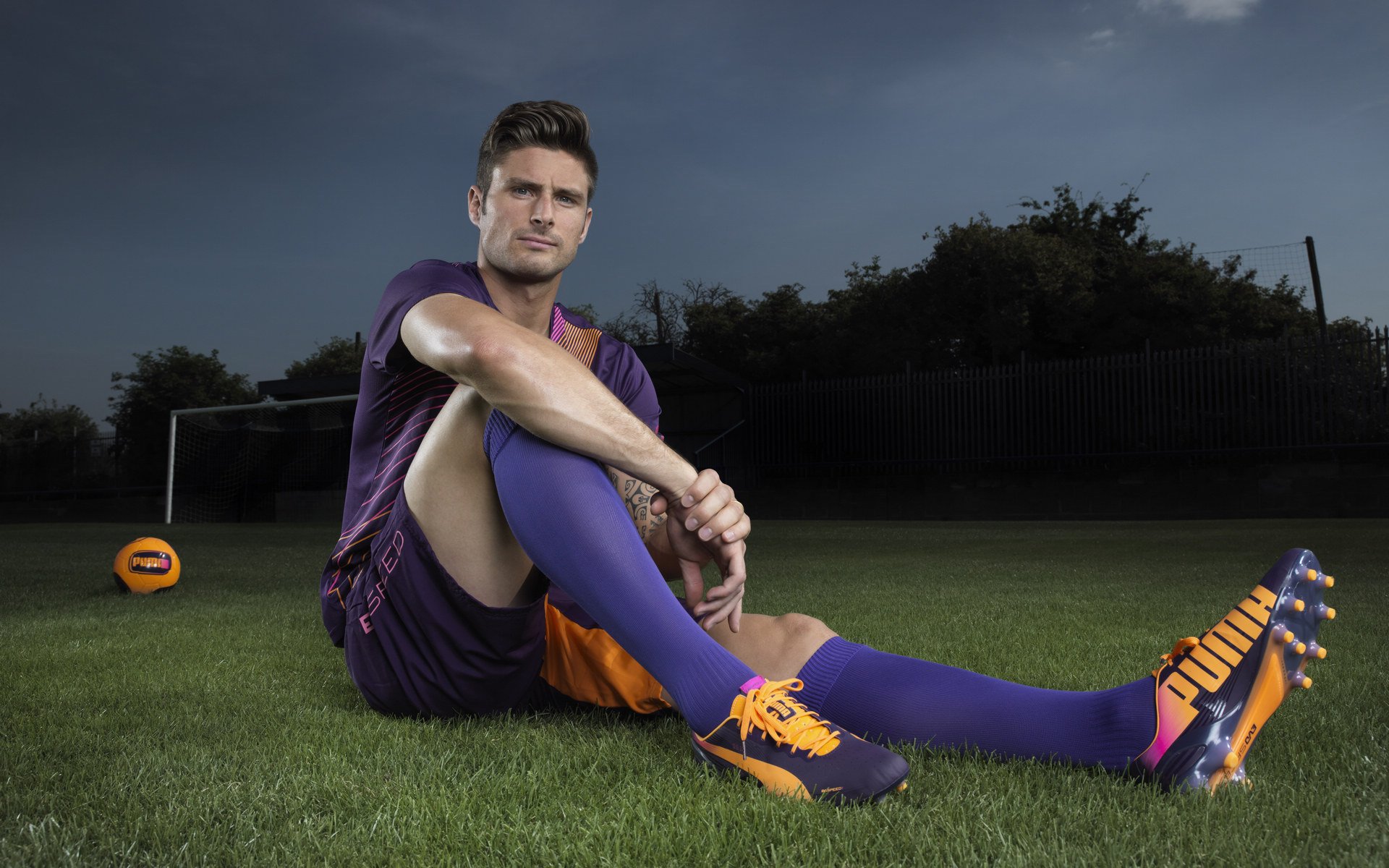 足球产业是否能与科技产业深度融合,和足球相关的产业