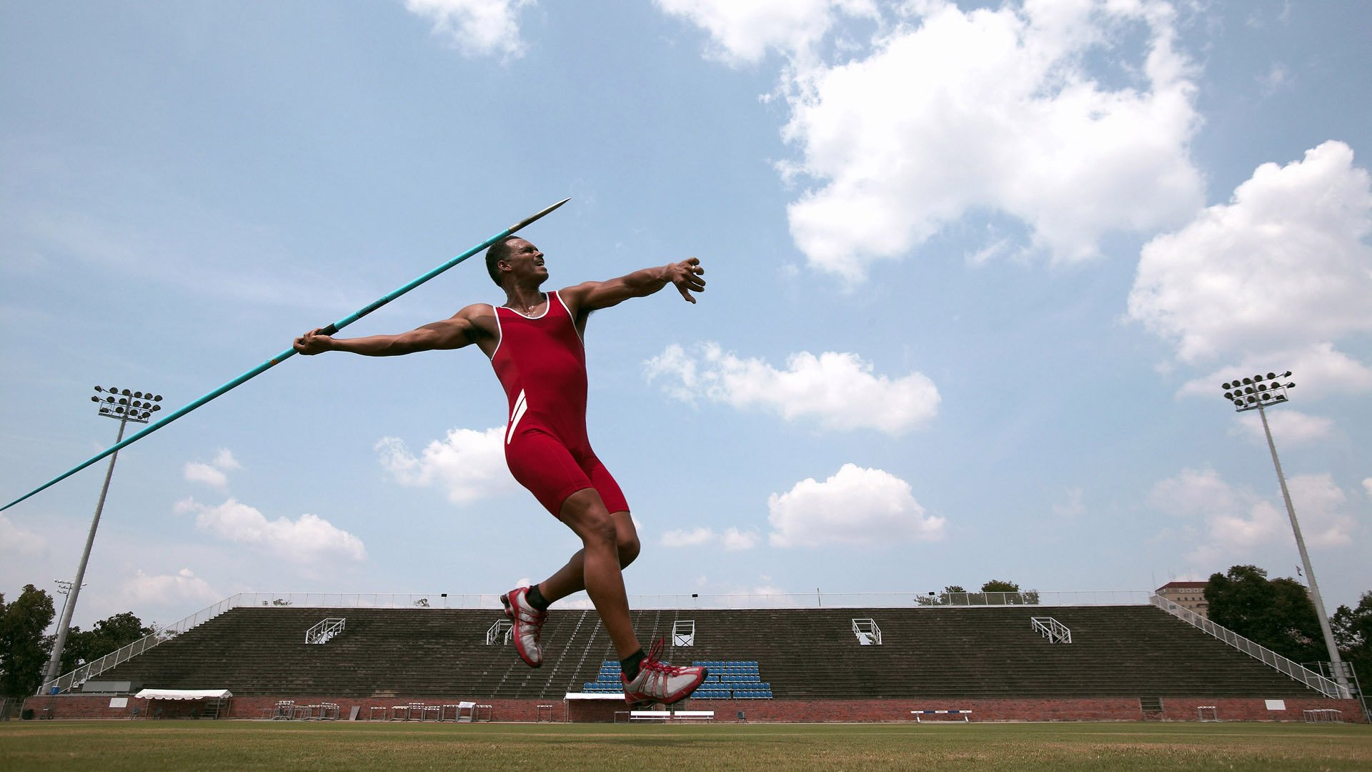 UFC选手增加抗击打训练，提高身体适应度